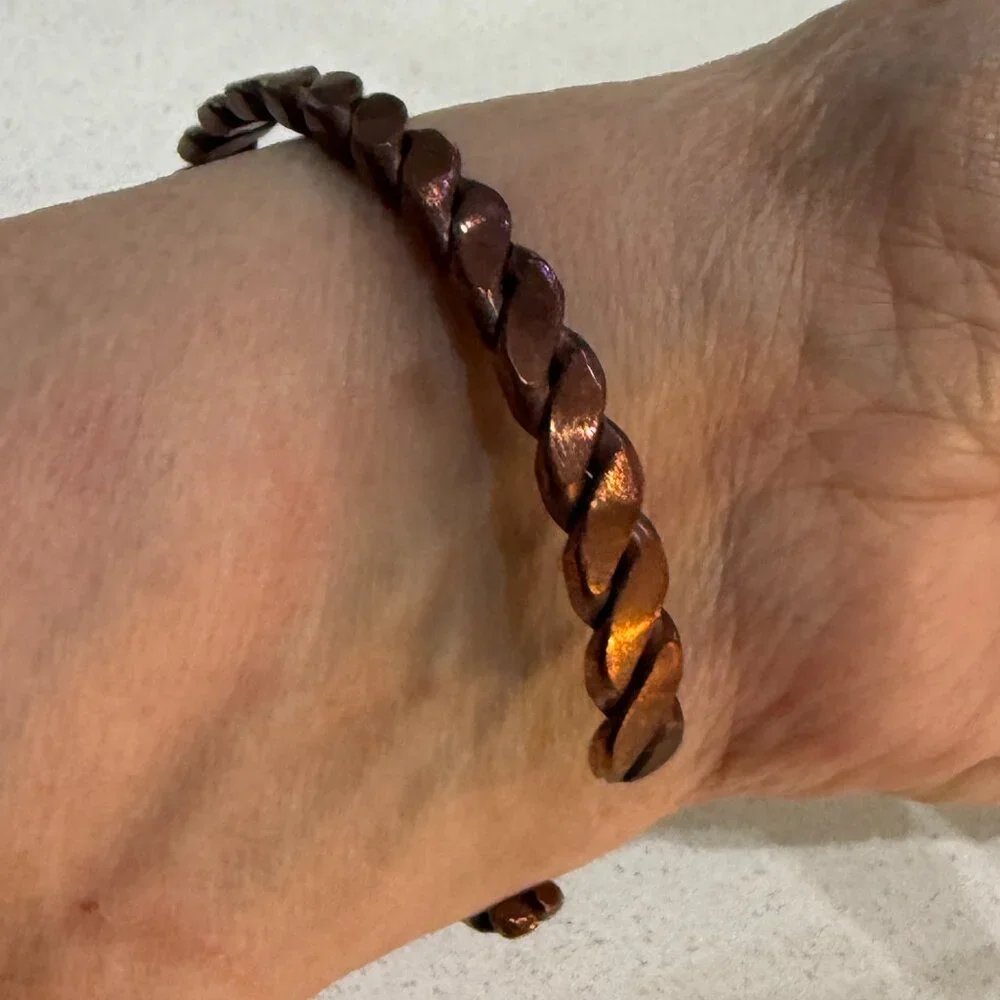 Unisex Metallic Copper Bracelet